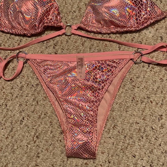 Triangle top bikini - Picture 3 of 9